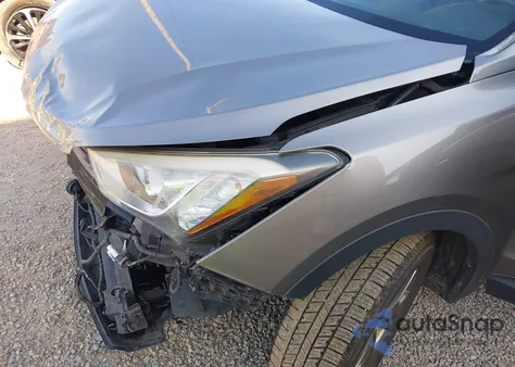 2014 Hyundai Santa Fe Sport z USA, uszkodzony, nr VIN 5XYZTDLB3EG133890